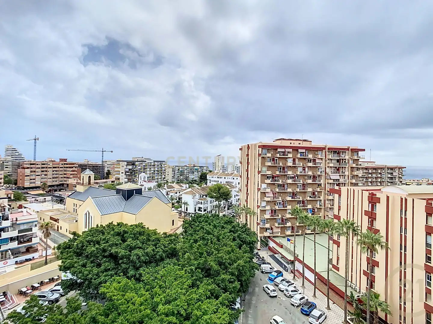Vista exterior de Apartamento de alquiler en Benalmádena con Aire acondicionado, Jardín privado y Amueblado