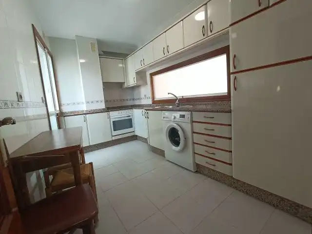 Kitchen of Flat for sale in Vigo   with Heating, Parquet flooring and Oven