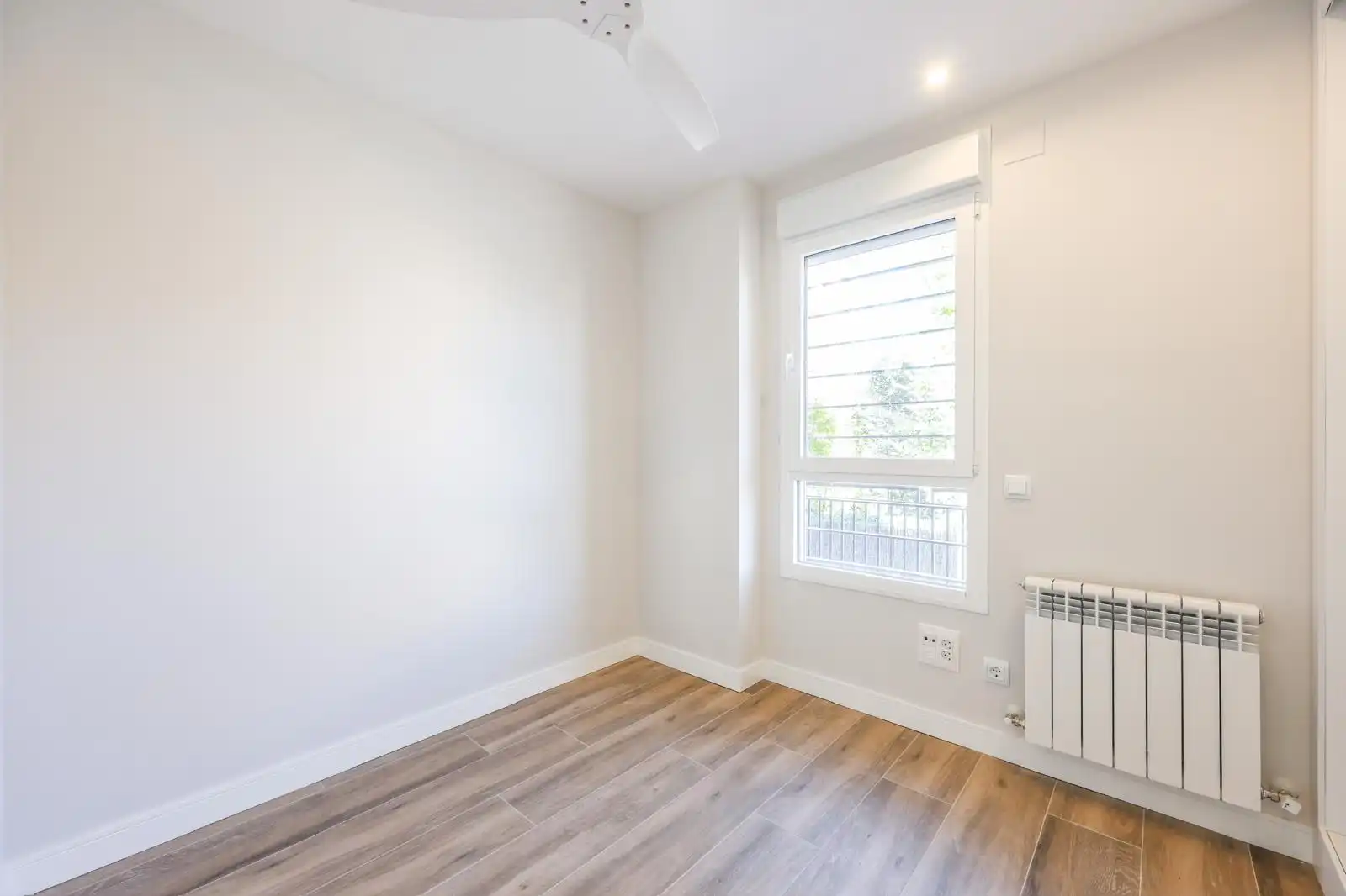 Bedroom of Flat for sale in Madrid  with Heating, Oven and Washing machine
