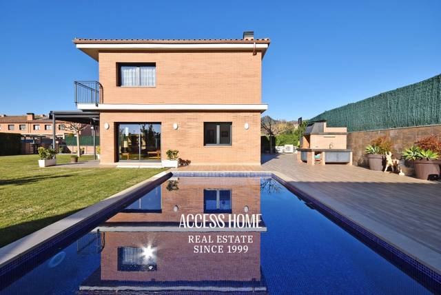 Casa-chalet en Venta en Centre