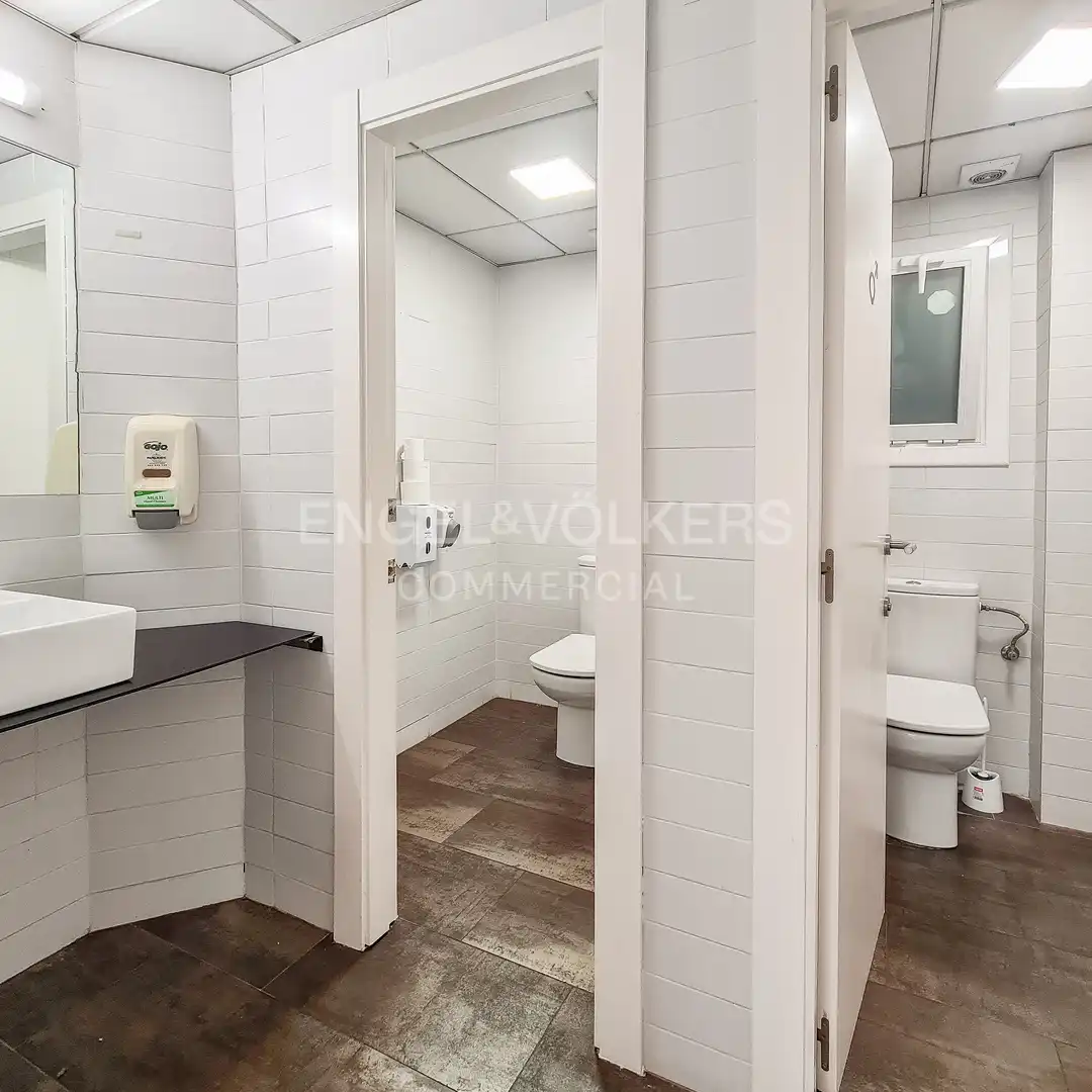 Baño de Oficina de alquiler en Eixample