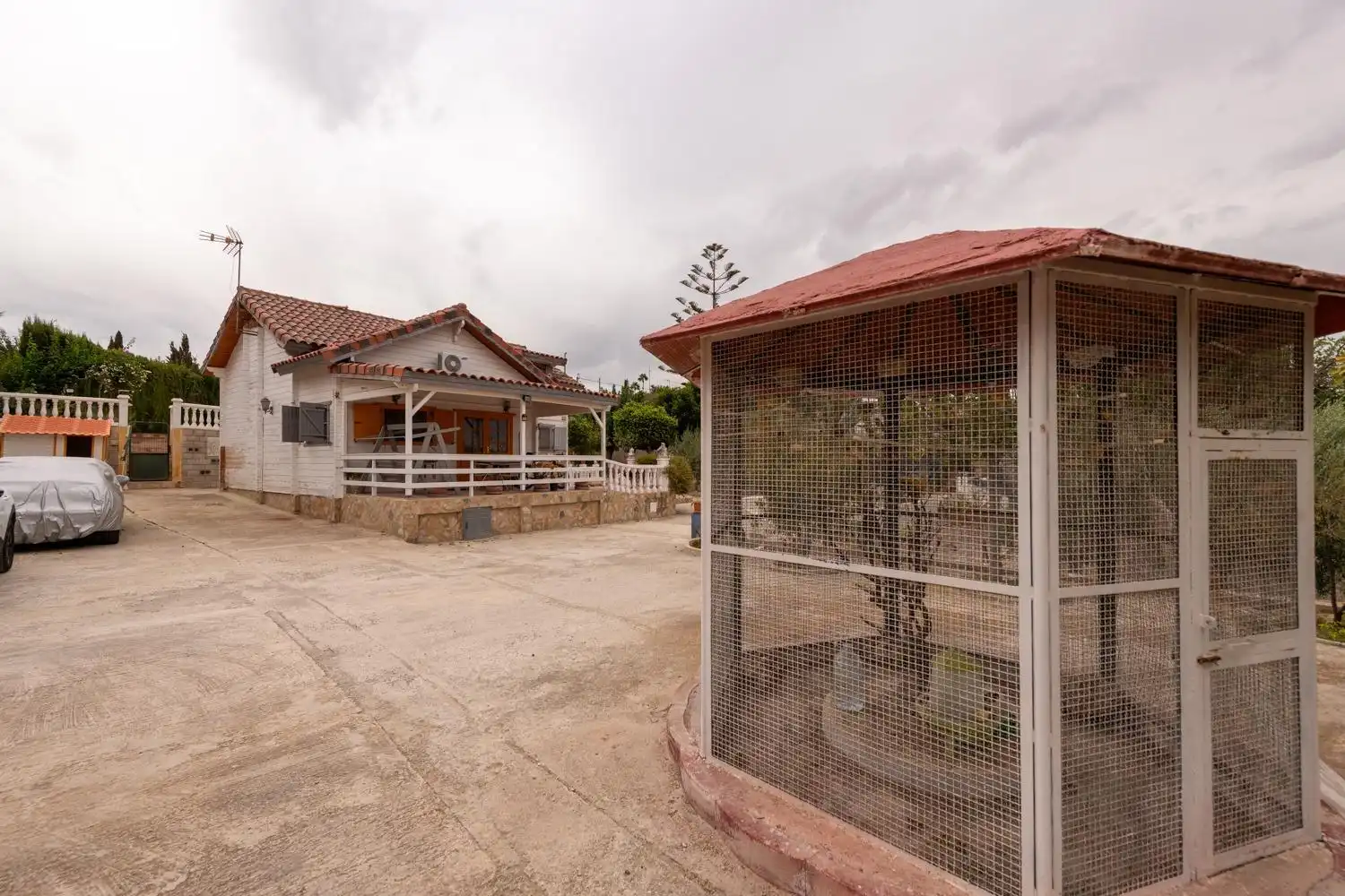 Vista exterior de Casa o xalet en venda en Alicante / Alacant amb Aire condicionat, Calefacció i Jardí privat