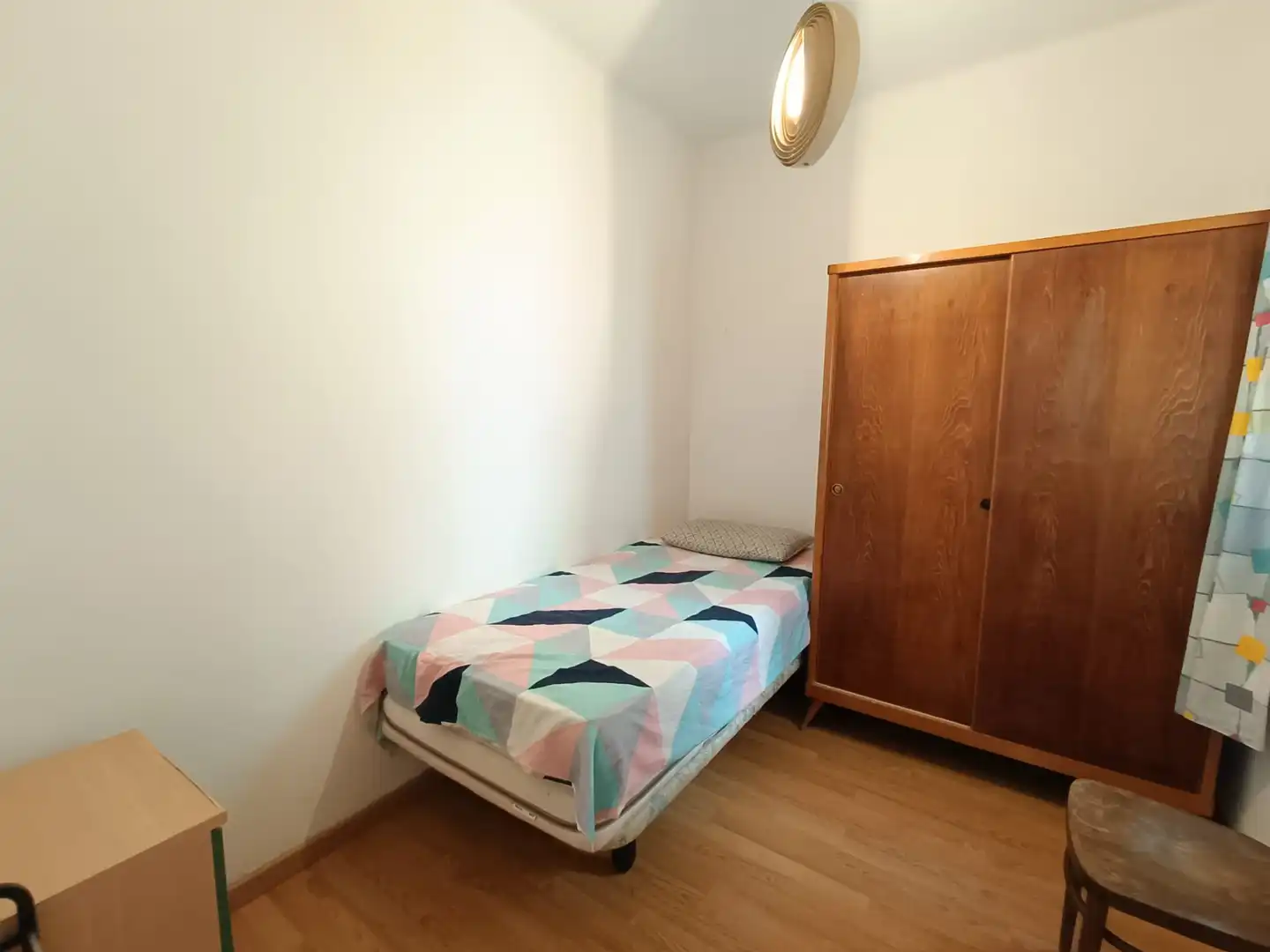Habitación de Piso en venta en L'Hospitalet de Llobregat con Amueblado y Balcón