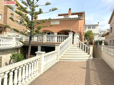 Villa con balcone in vendita a La Franquesa - Oasis Park