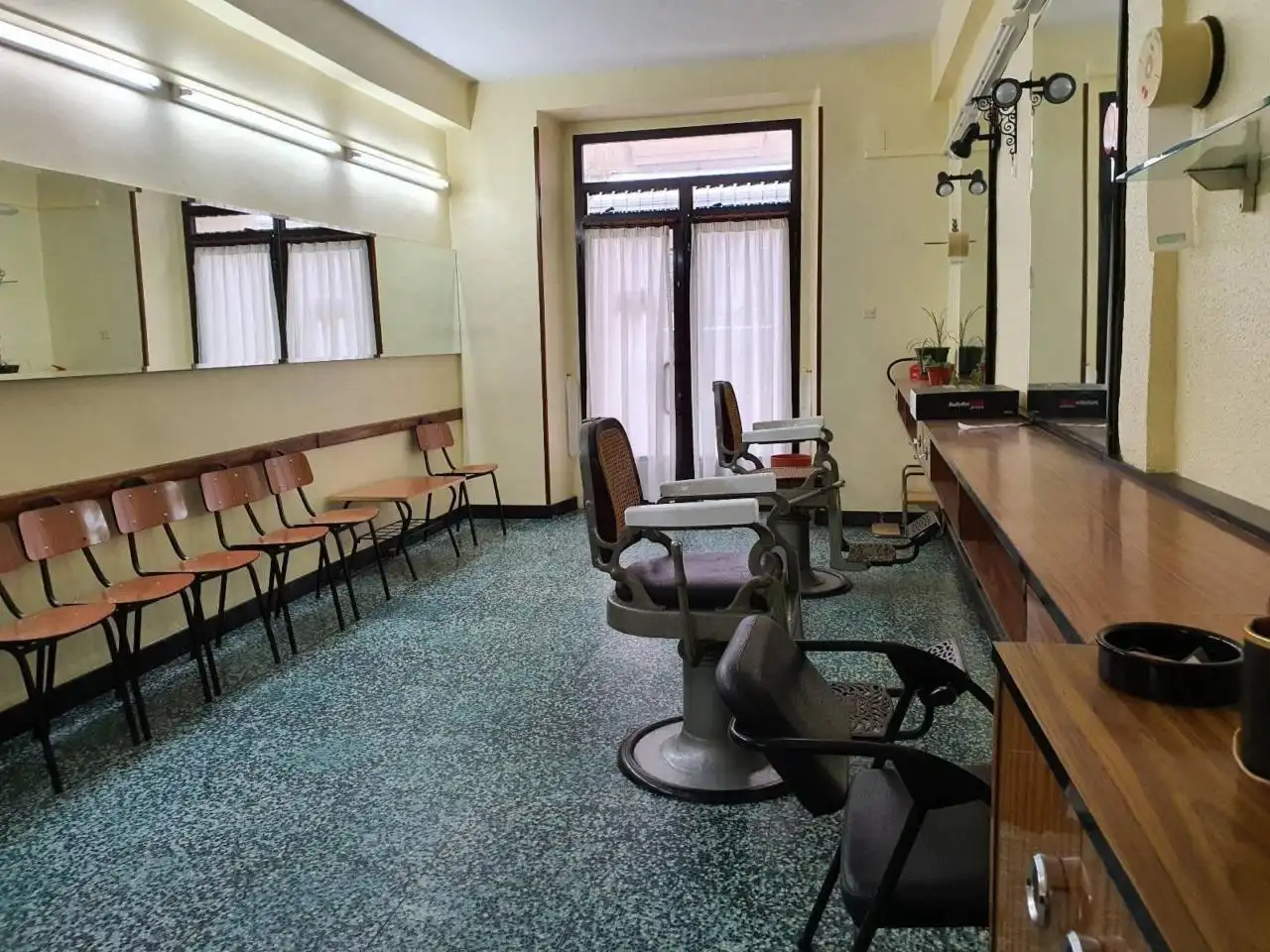 Local comercial en venda a Calle SAN JERONIMO 14