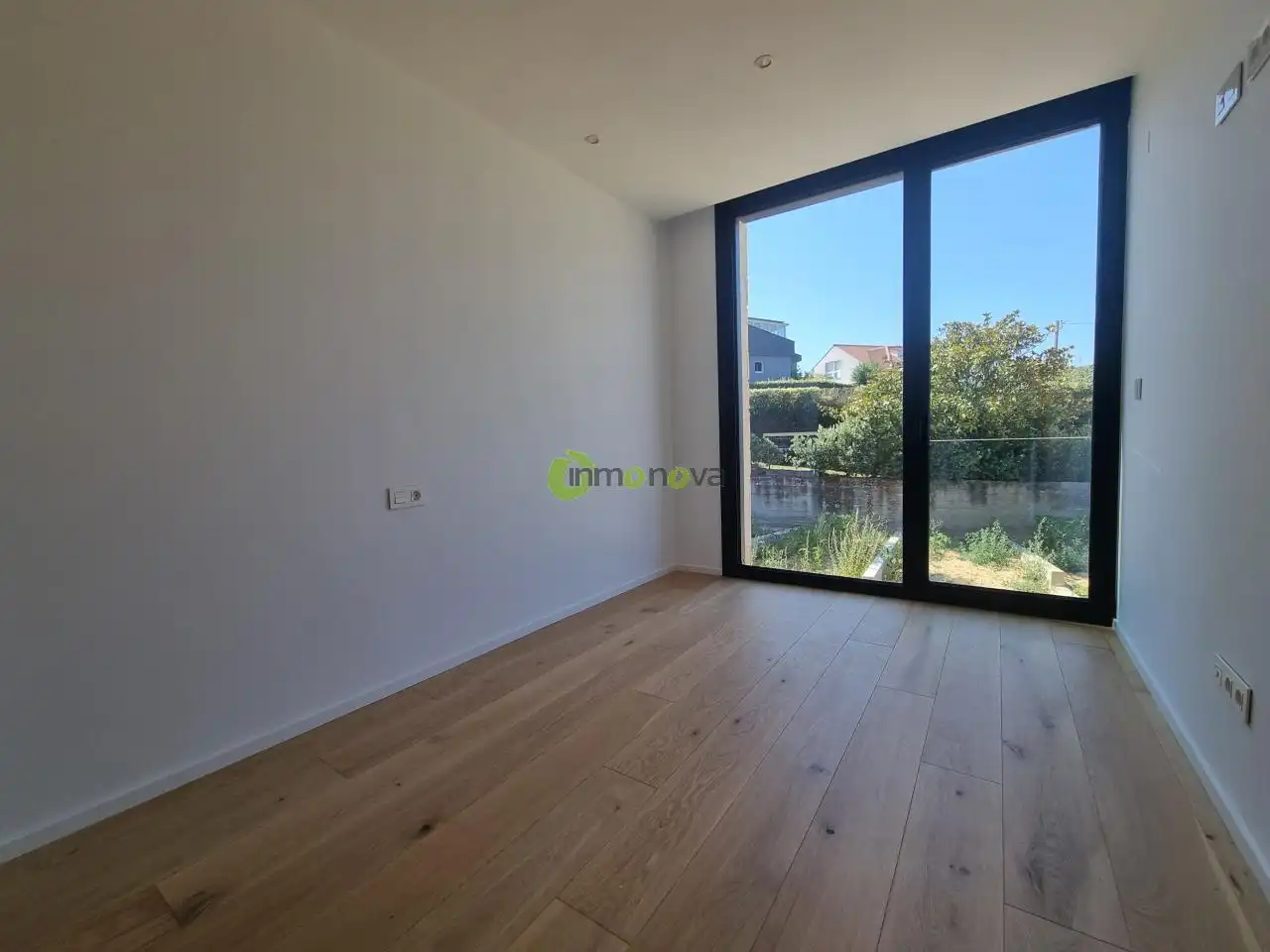Habitación de Casa adosada en venta en Nigrán con Calefacción, Jardín privado y Terraza