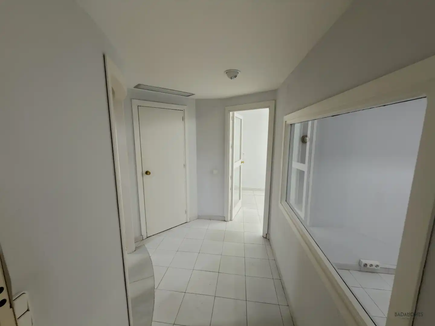Commercial properties for sale in Badajoz  with Air Conditioner