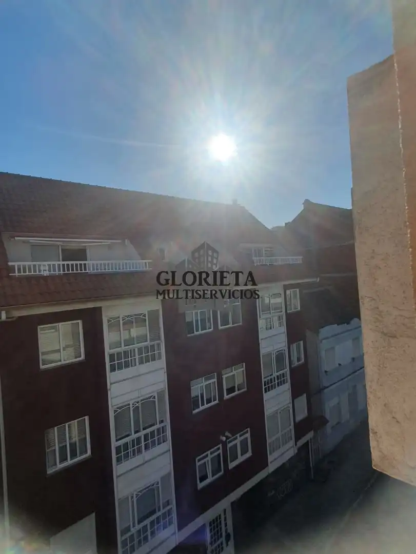 Vista exterior de Piso en venta en Vigo  con Calefacción, Terraza y Trastero