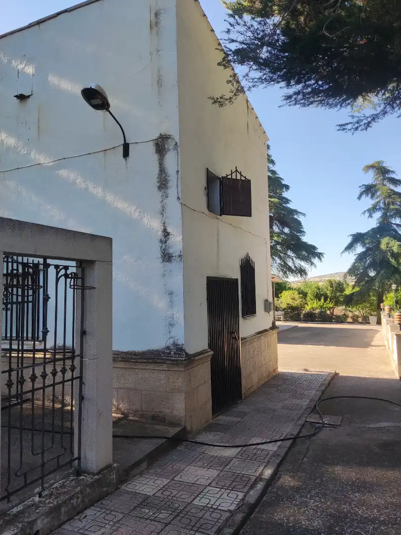 Vista exterior de Casa o xalet en venda en Ciudad Real amb Aire condicionat, Calefacció i Jardí privat