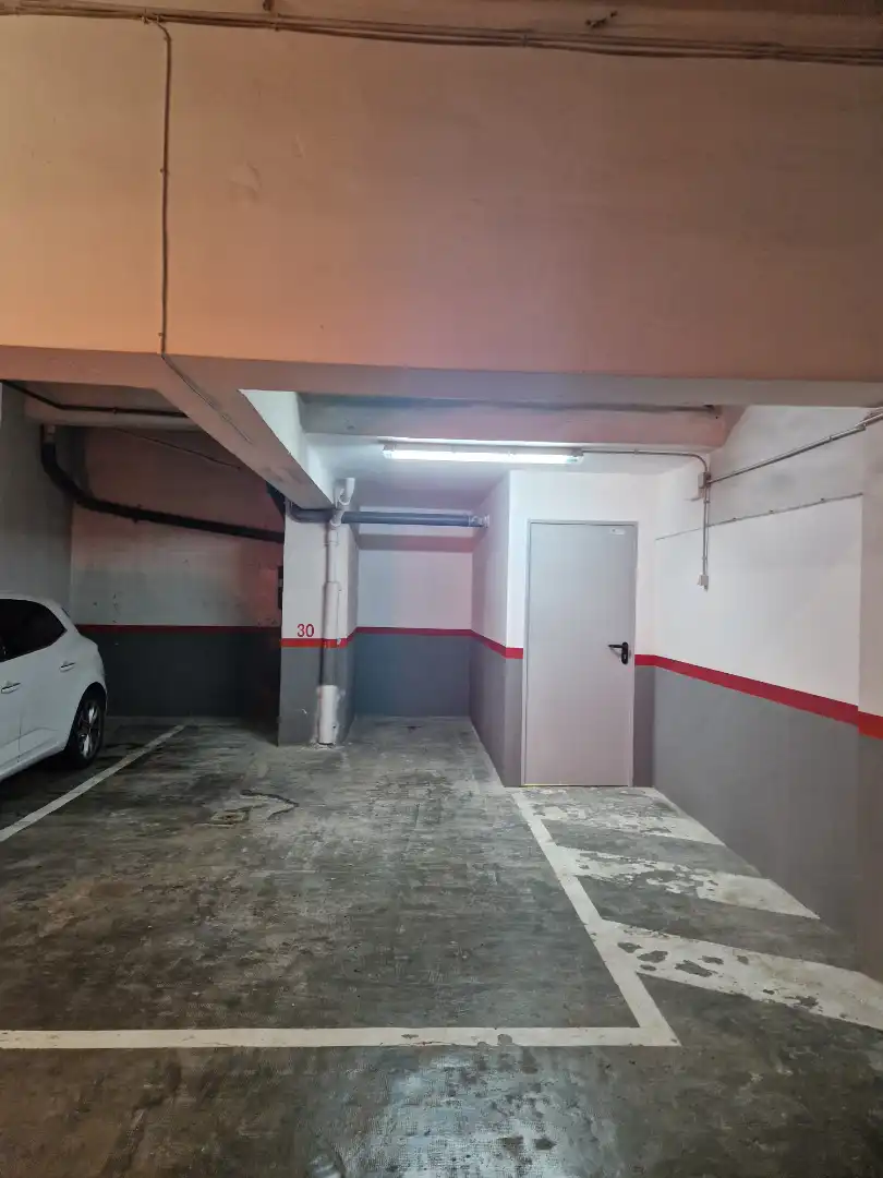 Einzelparkplatz zum Verkauf in Avinguda València, imagen 2
