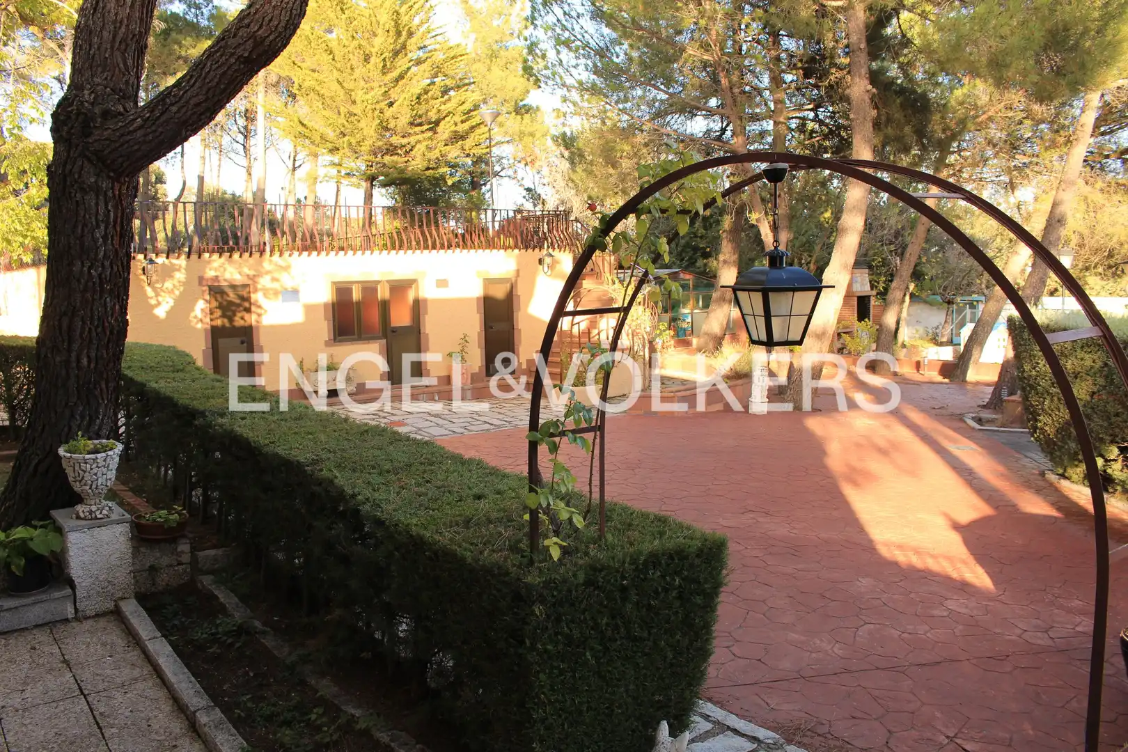 Jardín de Casa o chalet en venta en Cabanillas de la Sierra con Calefacción, Jardín privado y Piscina