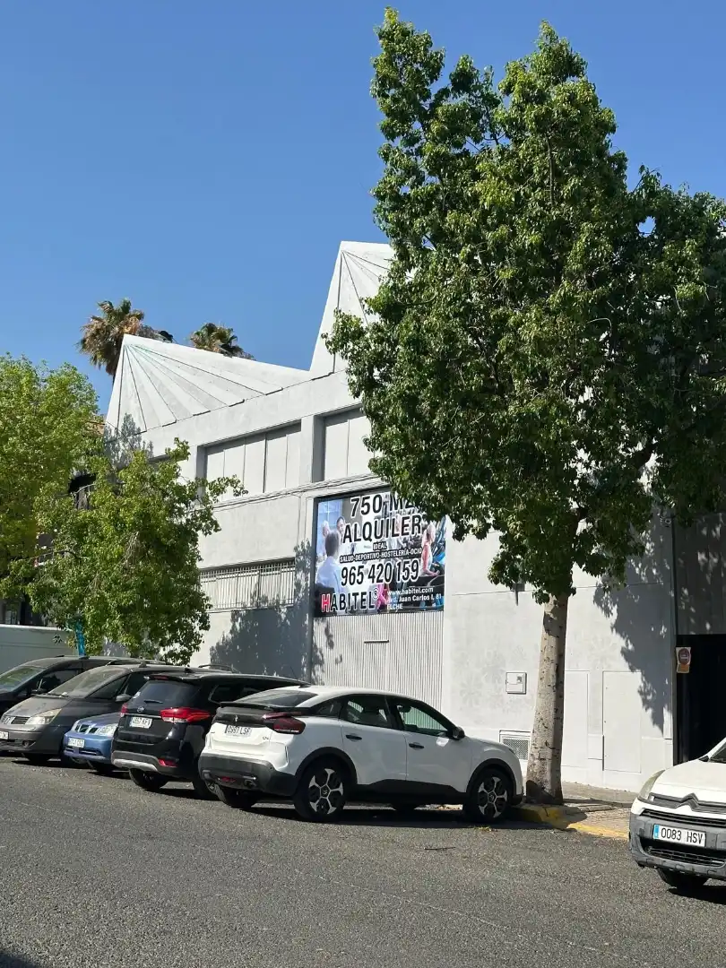 Nave industrial de alquiler en Carrer Sabadell, 1, Ciutat Esportiva