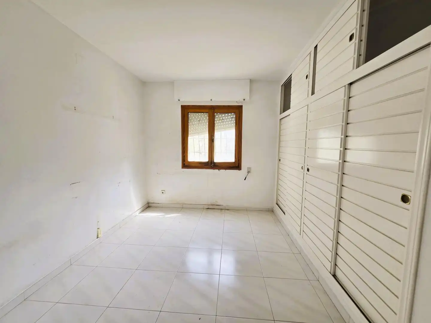 Schlafzimmer von Haus oder Chalet zum Verkauf in Benidorm mit Privatgarten, Terrasse und Abstellraum