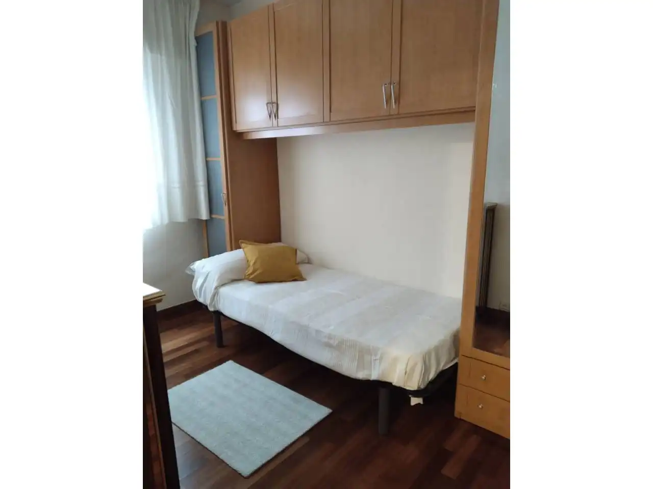 Habitación de Piso de alquiler en Burgos con Calefacción, Parquet y Amueblado