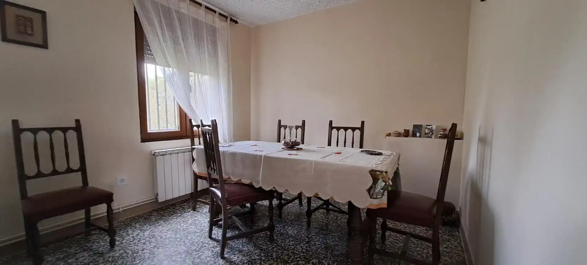 Comedor de Piso en venta en Maello con Jardín privado, Trastero y Microondas