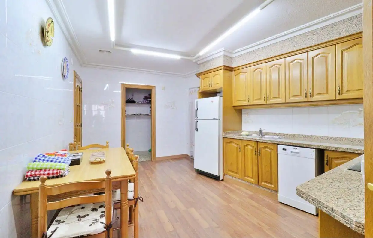 Flat with terrace to rent in Santa Pola ciudad, imagen 6