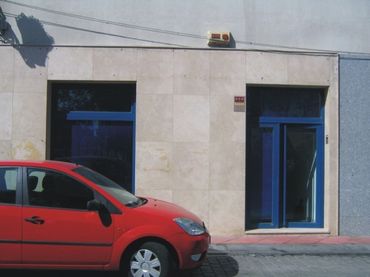 Locale commerciale in affitto a Calle del Concejal Tomás Serrano Guío 1