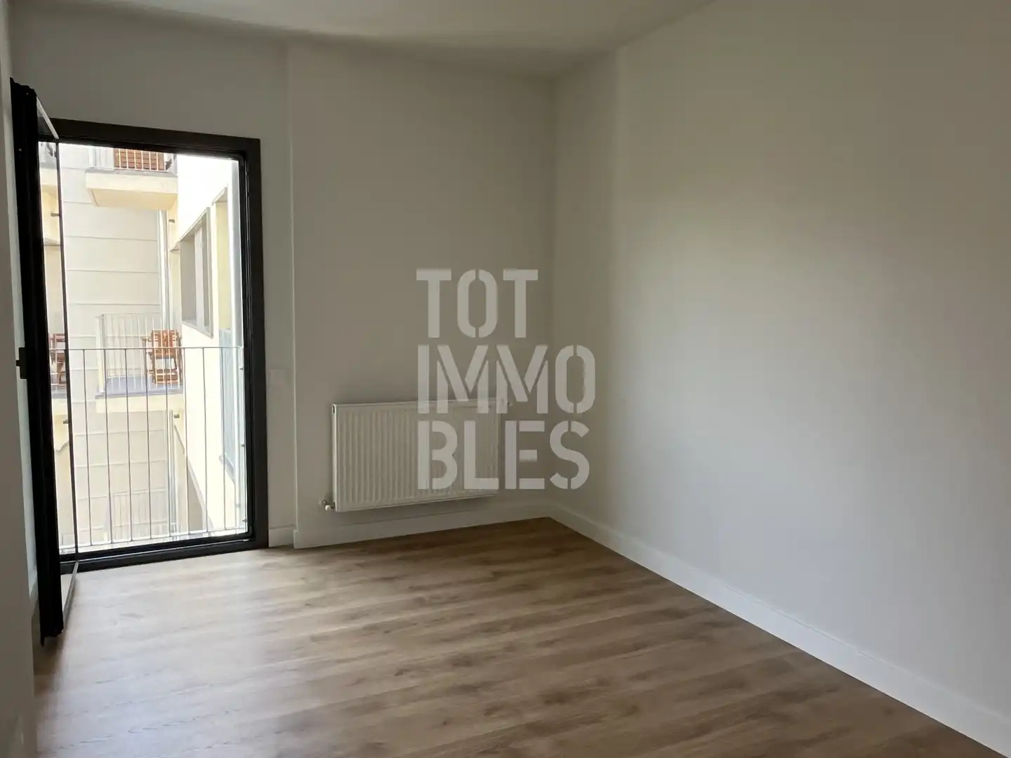 Schlafzimmer von Wohnung zur Miete in Girona mit Klimaanlage, Heizung und Schwimmbad