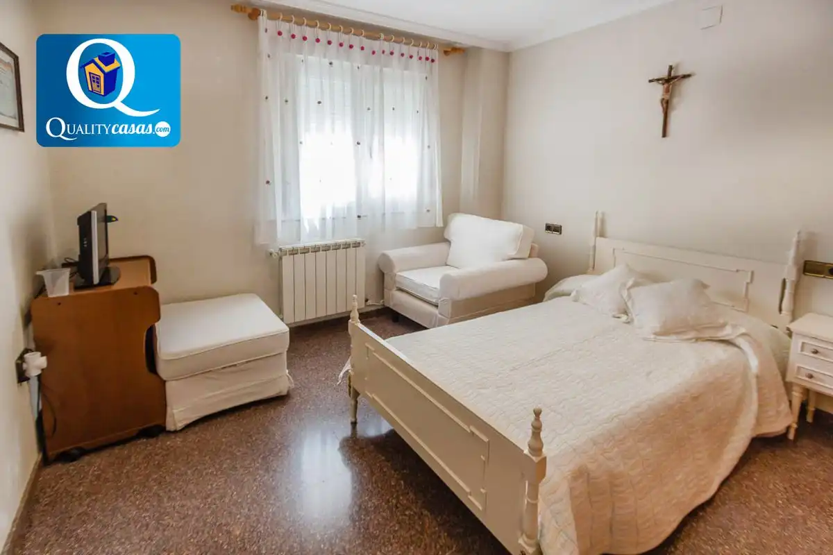 Habitación de Casa o chalet en venta en Villena con Calefacción, Terraza y Trastero