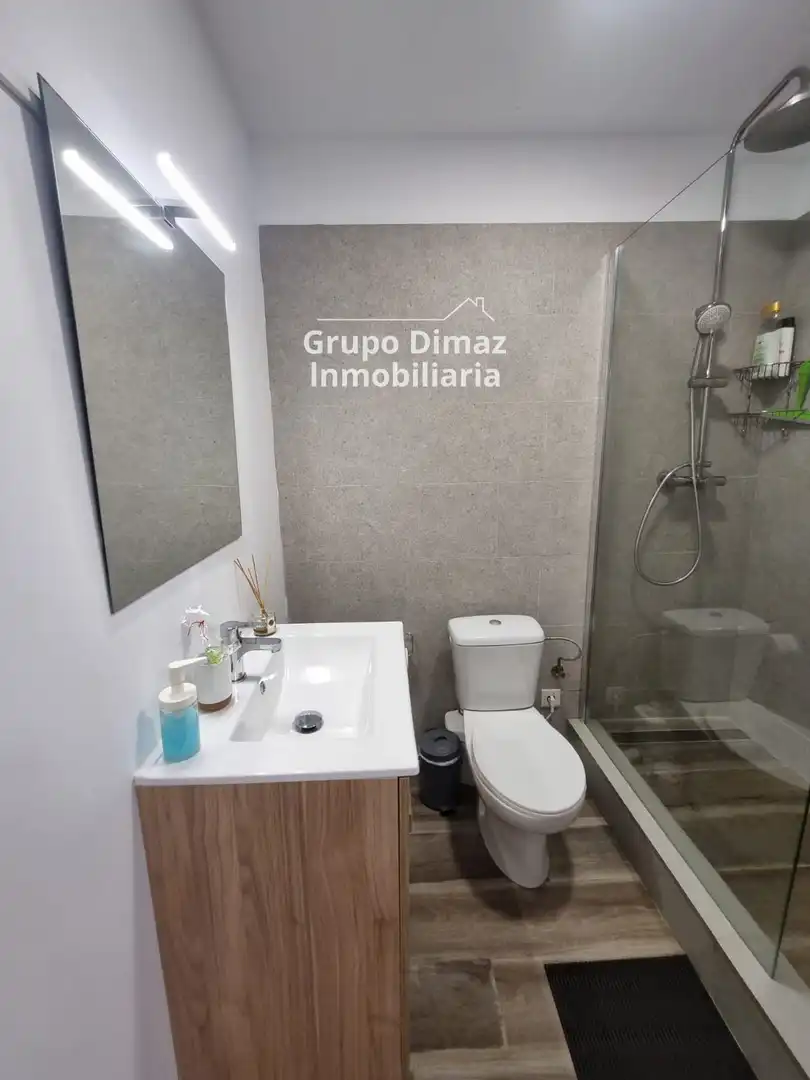 Badezimmer von Wohnung zum Verkauf in Pineda de Mar mit Klimaanlage, Heizung und Möbliert