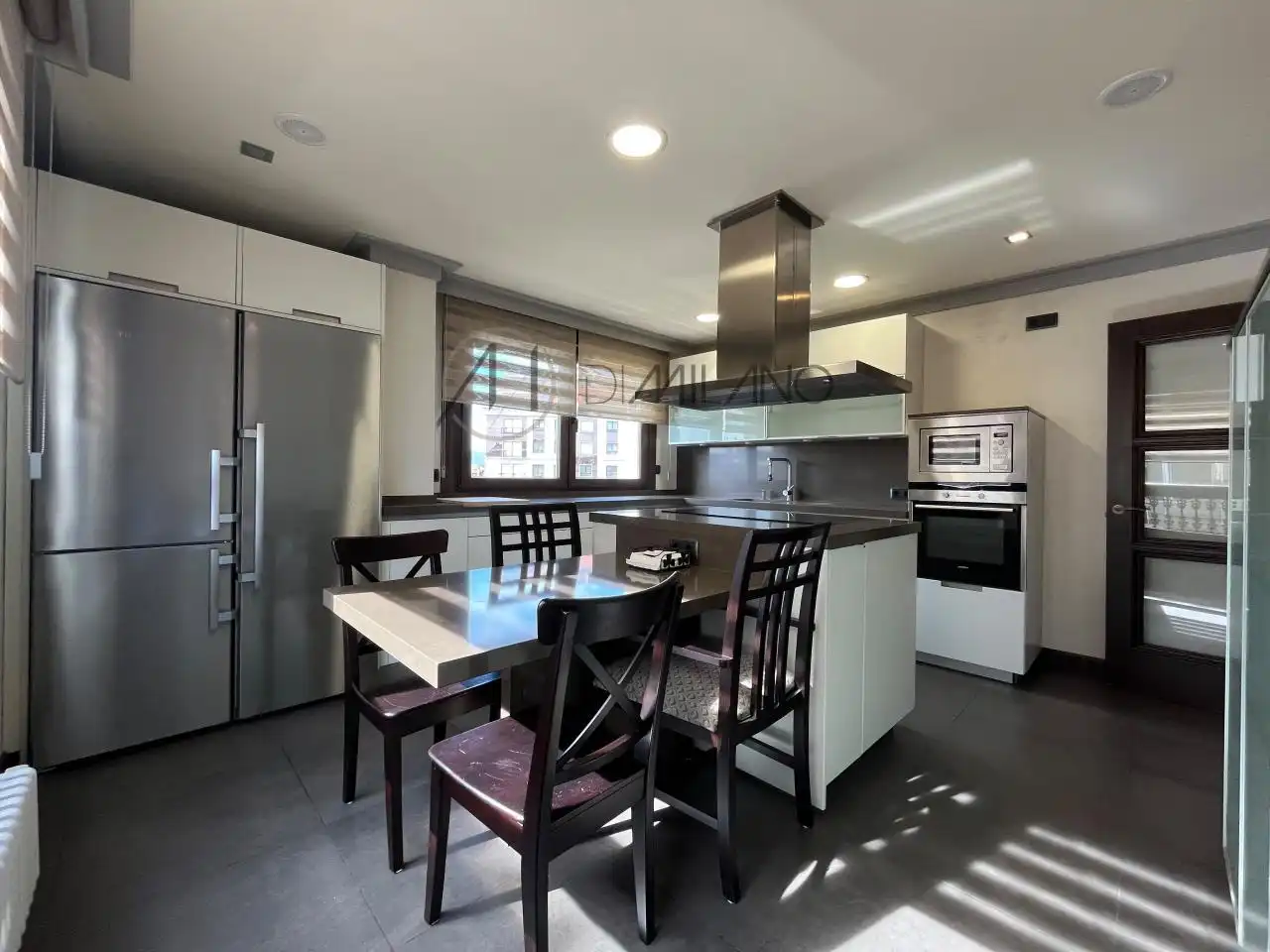 Cocina de Dúplex de alquiler en Vigo  con Calefacción, Parquet y Trastero