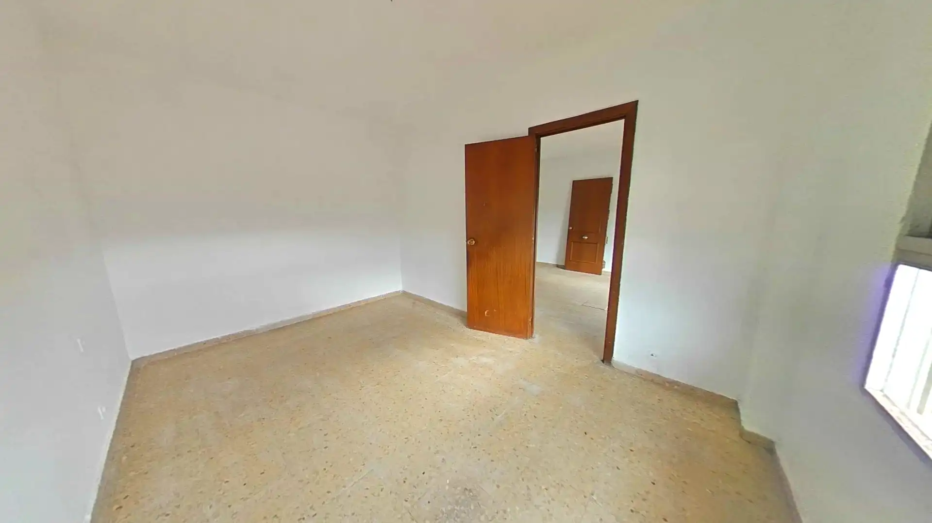 Habitación de Piso en venta en Villarrobledo con Trastero, Horno y Balcón