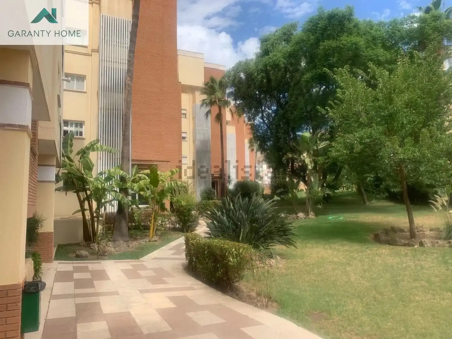 Außenansicht von Wohnung zur Miete in Málaga mit Klimaanlage, Privatgarten und Balkon