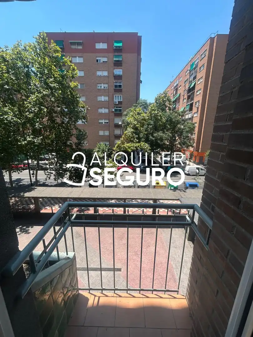Vista exterior de Pis de lloguer en Granada amb Aire condicionat i Calefacció