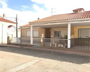 Vista exterior de Casa adosada en venda en Pulpí amb Terrassa