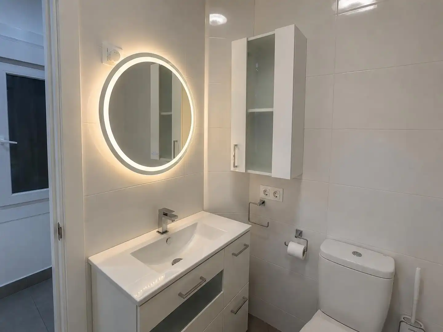 Bathroom of Flat for sale in Cornellà de Llobregat