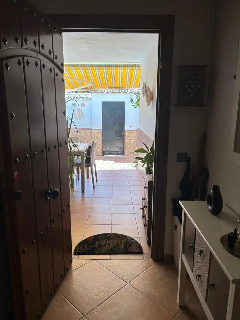 Casa adosada en venda en Alhaurín de la Torre amb Aire condicionat, Moblat i Piscina comunitària