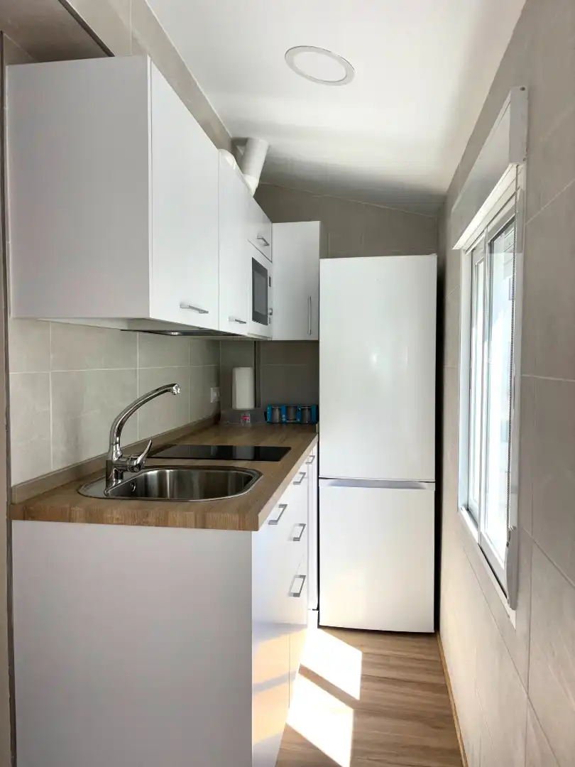 Cocina de Apartamento de alquiler en Plasencia con Aire acondicionado, Parquet y Amueblado