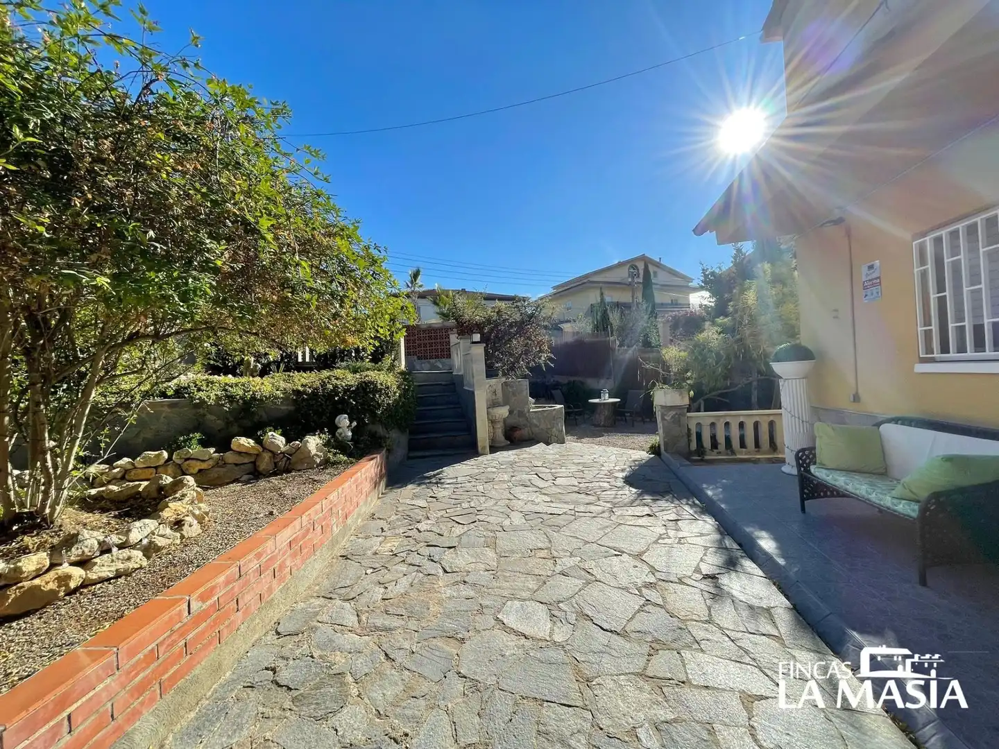 Vista exterior de Casa o xalet en venda en Olivella amb Calefacció, Jardí privat i Terrassa