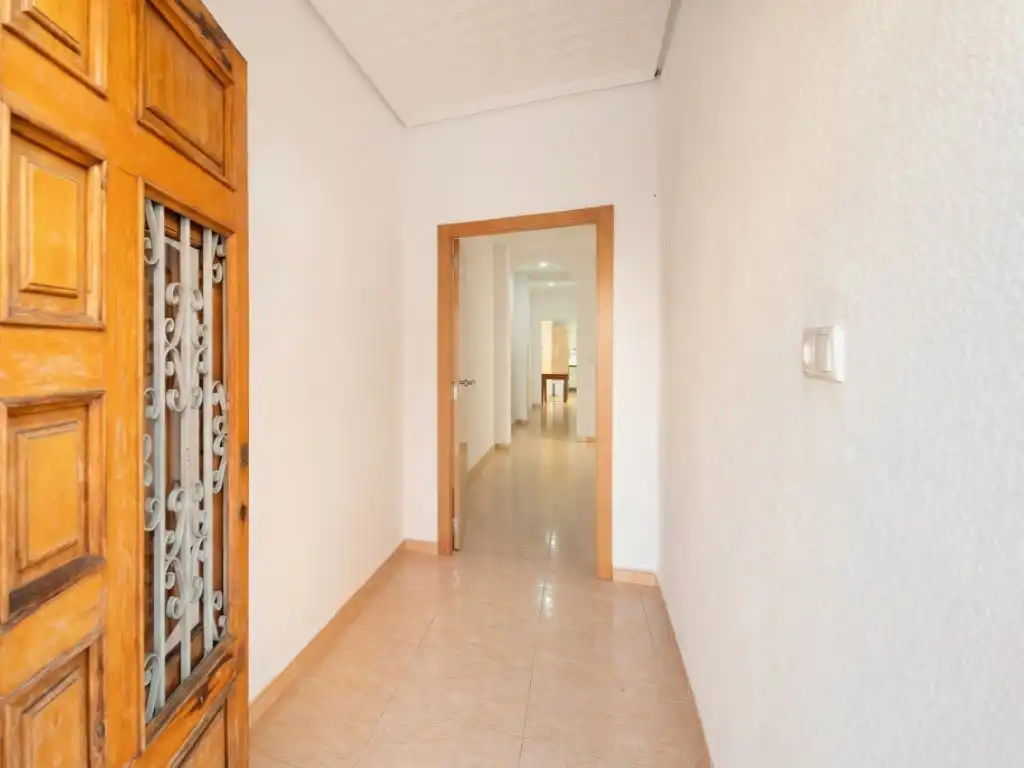 Planta baja en venta en La Pobla de Vallbona con Aire acondicionado, Calefacción y Terraza