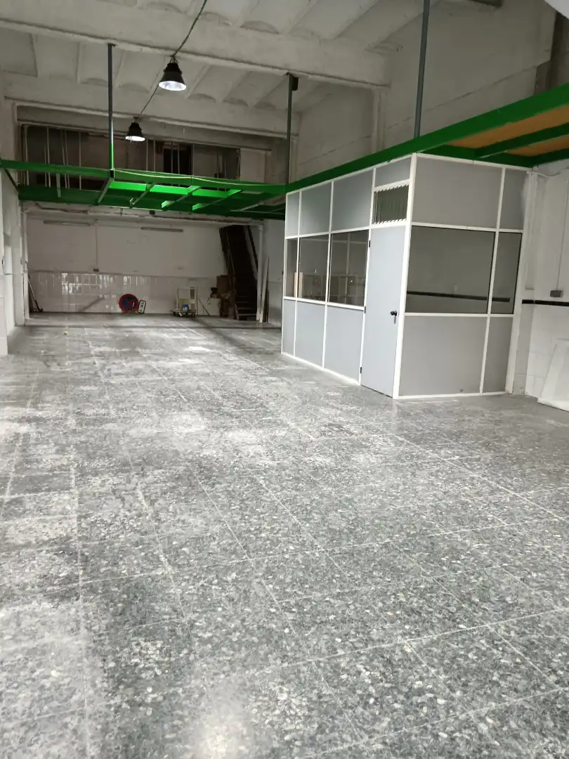 Local de alquiler en Badalona