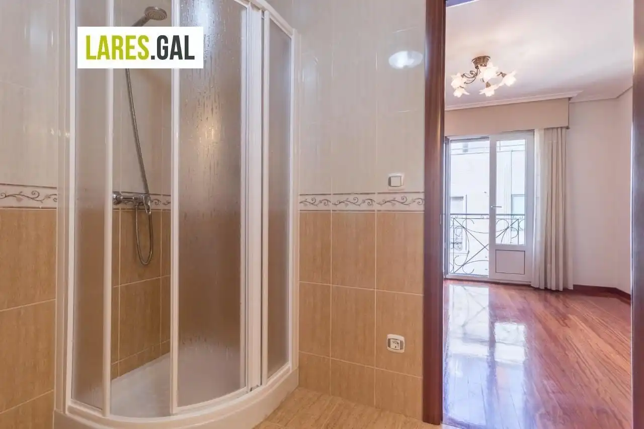 Bathroom of Flat for sale in Cangas   with Heating and Storage room