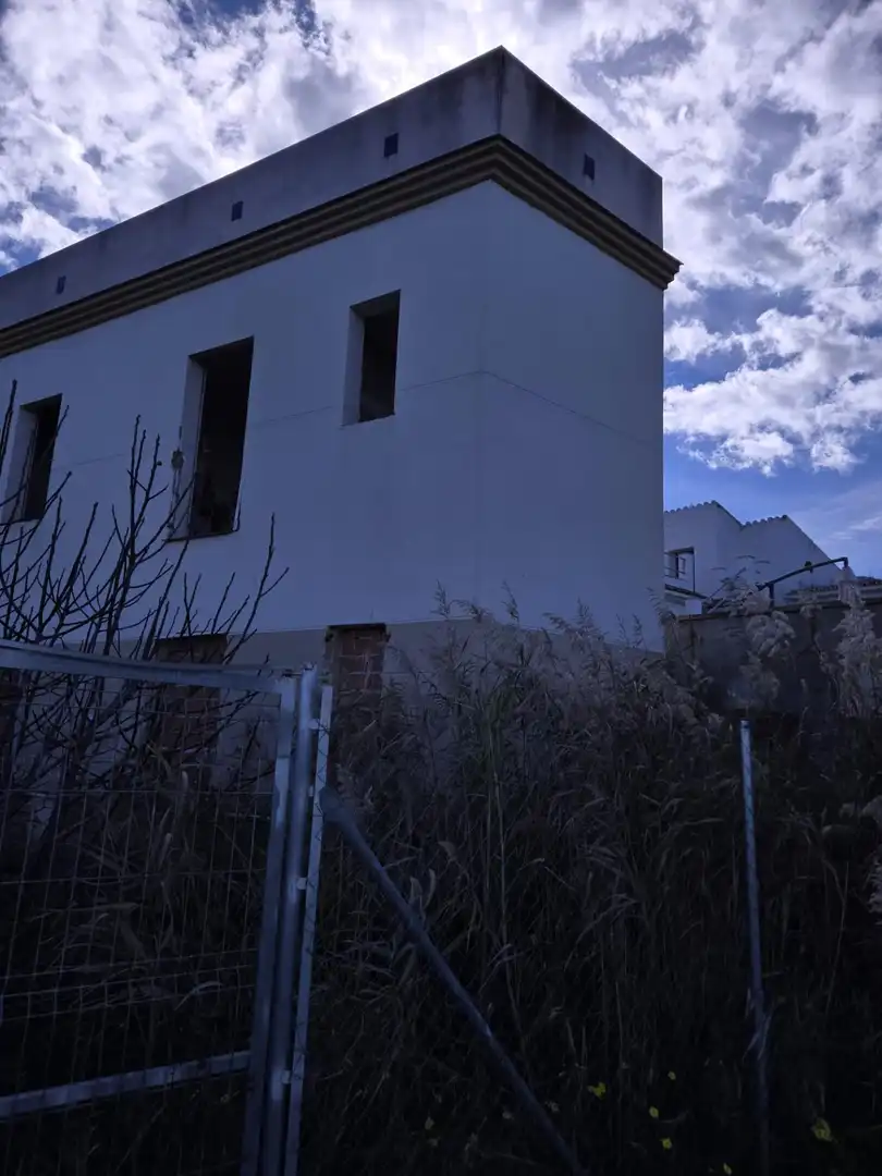 Vista exterior de Edificio en venta en Cártama