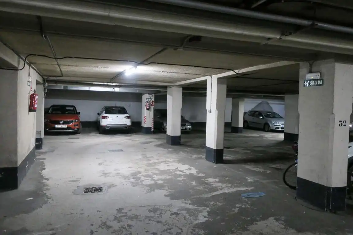 Parking of Flat for sale in  Pamplona / Iruña  with Heating and Parquet flooring