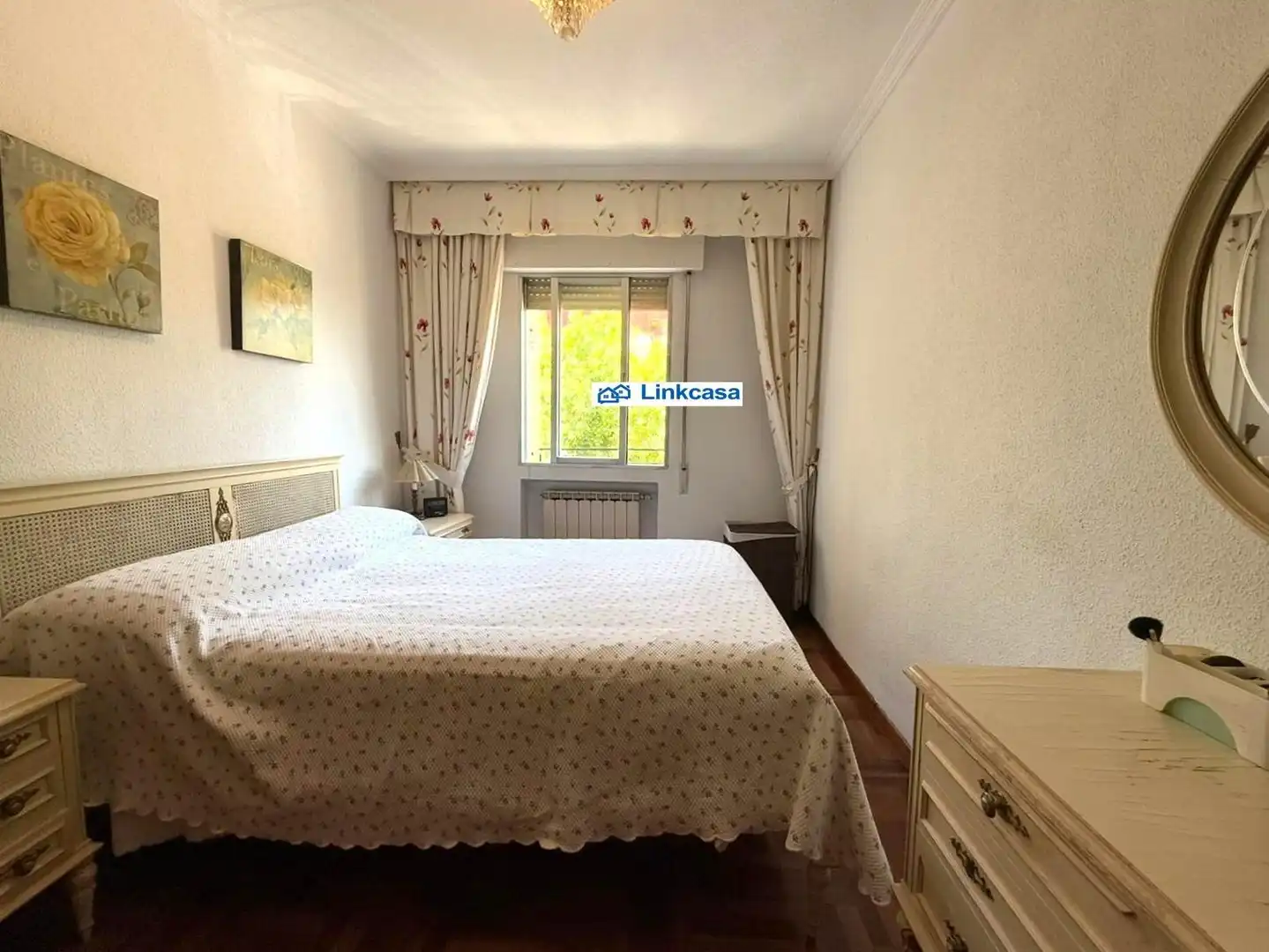 Habitación de Piso en venta en Madrid con Calefacción, Terraza y Alarma
