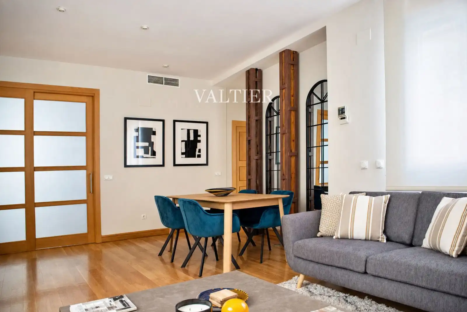 Living room of Flat for rent in Madrid  with Air Conditioner and Furnished