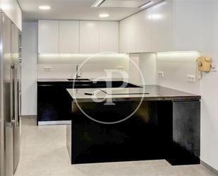 Kitchen of Flat for sale in  Valencia Capital  with Air Conditioner, Heating and Private garden