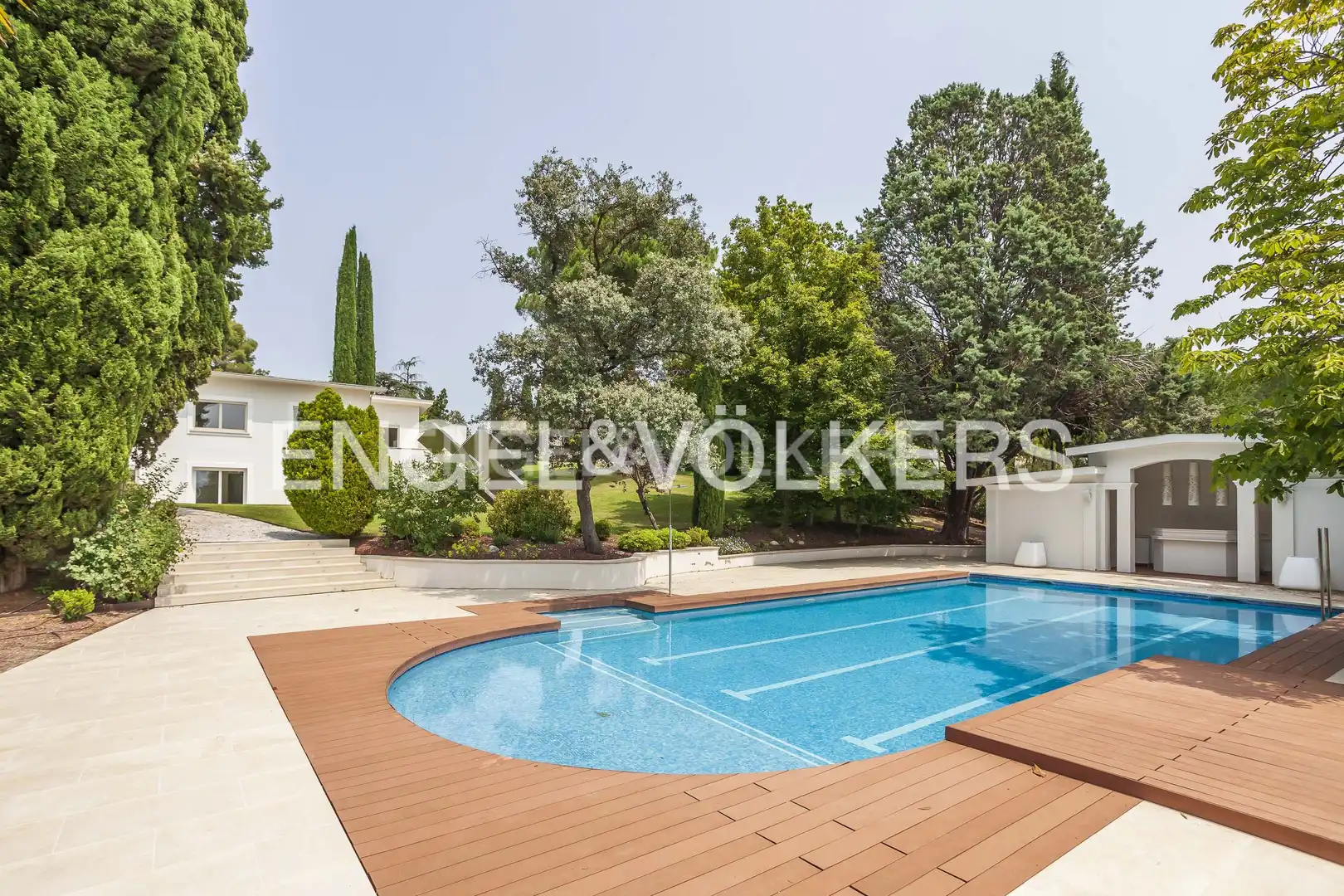 Piscina de Casa o xalet de lloguer en La Moraleja amb Aire condicionat, Calefacció i Jardí privat