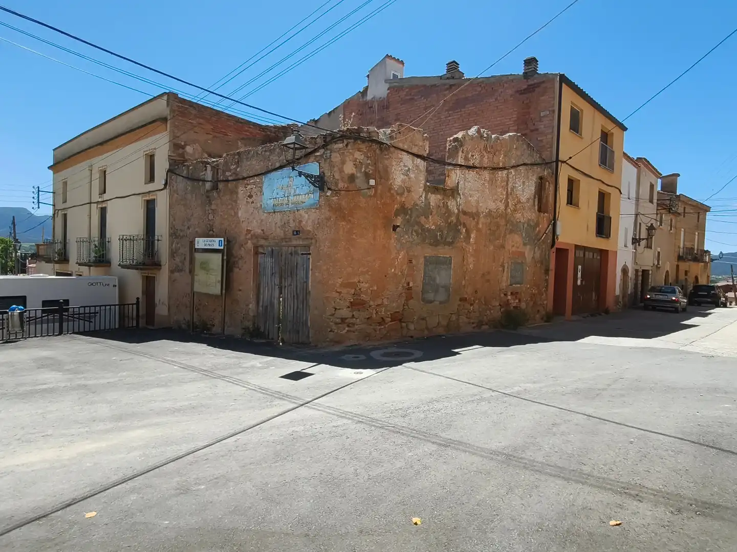 Terreny residencial en venda a Carrer Montblanc 1