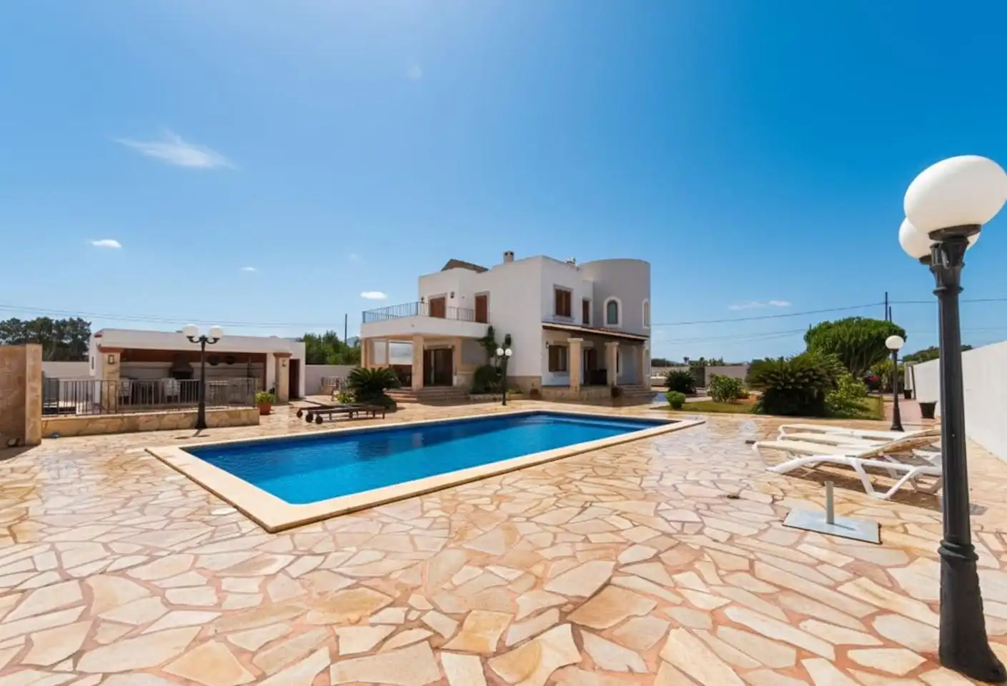 Casa amb piscina en venda a Sant Agustí-Cala de Bou