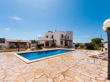 Casa amb piscina en venda a Sant Agustí-Cala de Bou