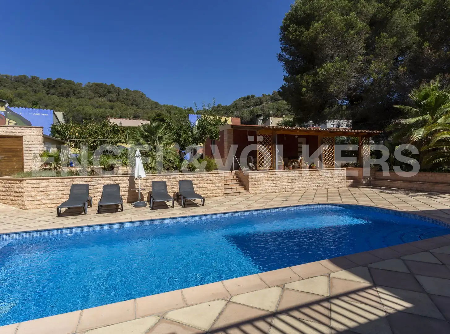 Piscina de Casa o xalet en venda en Calafell amb Aire condicionat, Calefacció i Jardí privat