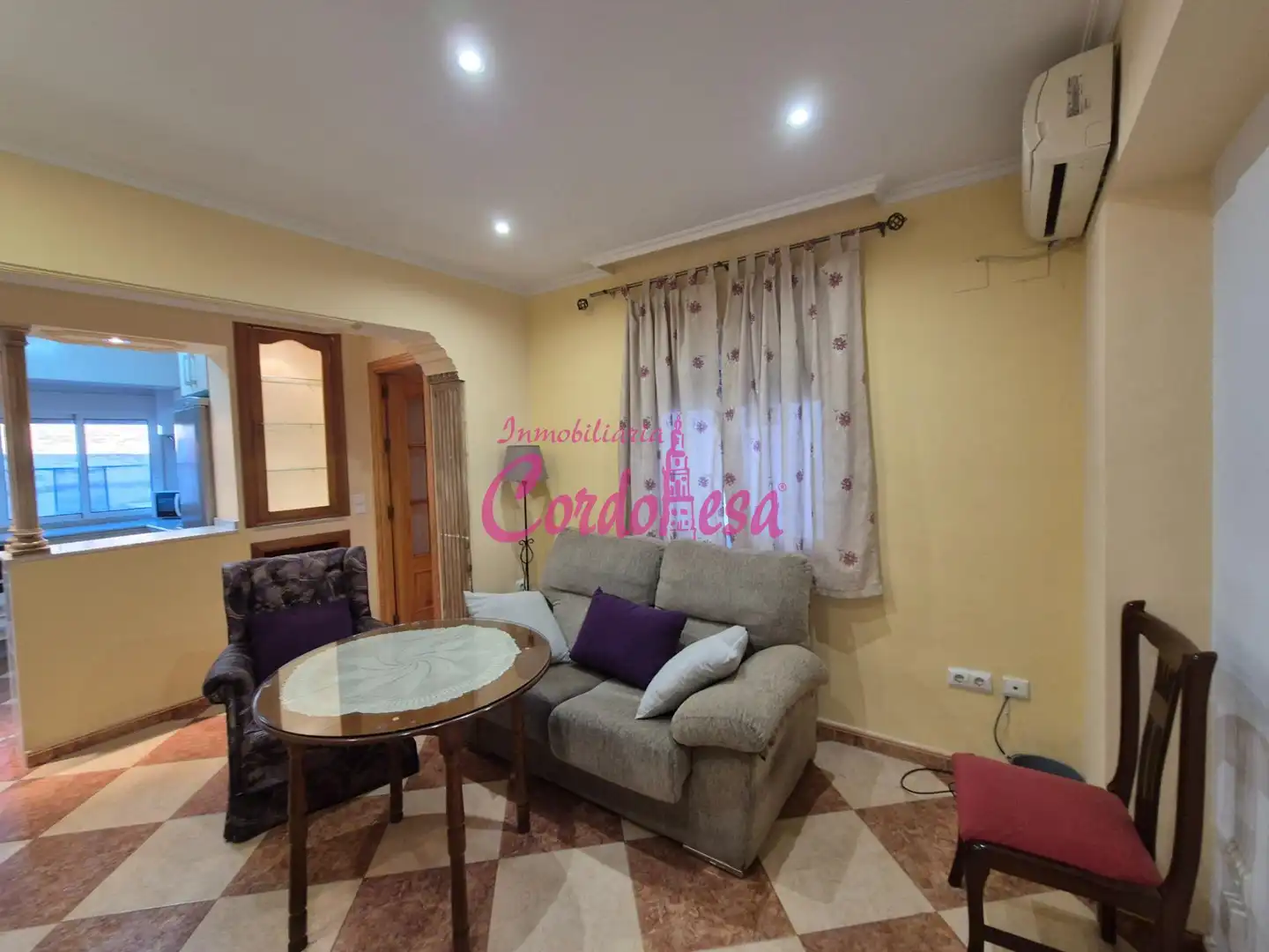Sala de estar de Piso de alquiler en  Córdoba Capital con Aire acondicionado, Trastero y Amueblado