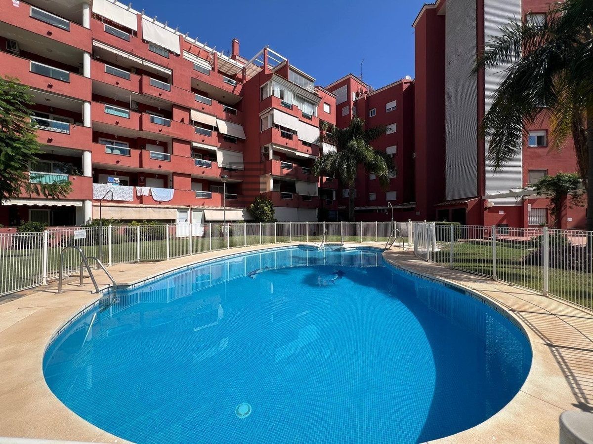 Piscina de Ático en venta en Benalmádena con Aire acondicionado, Terraza y Piscina