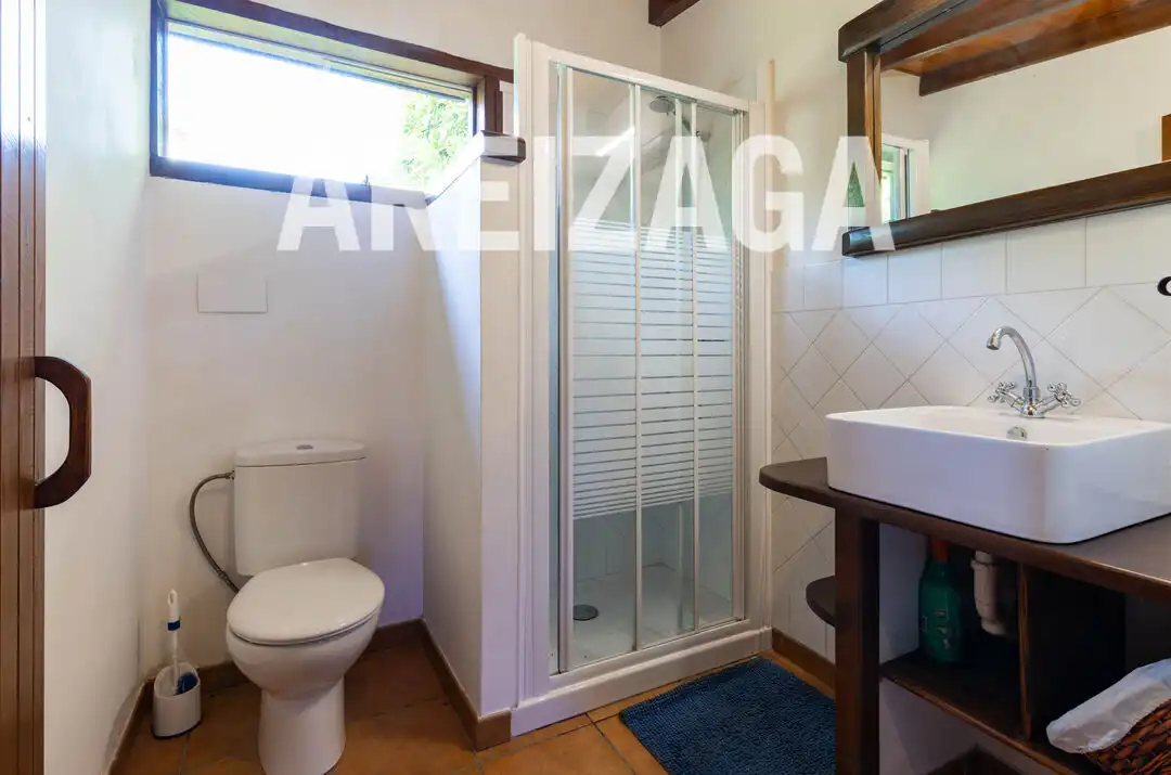 Baño de Casa o chalet en venta en Errenteria con Calefacción, Terraza y Piscina