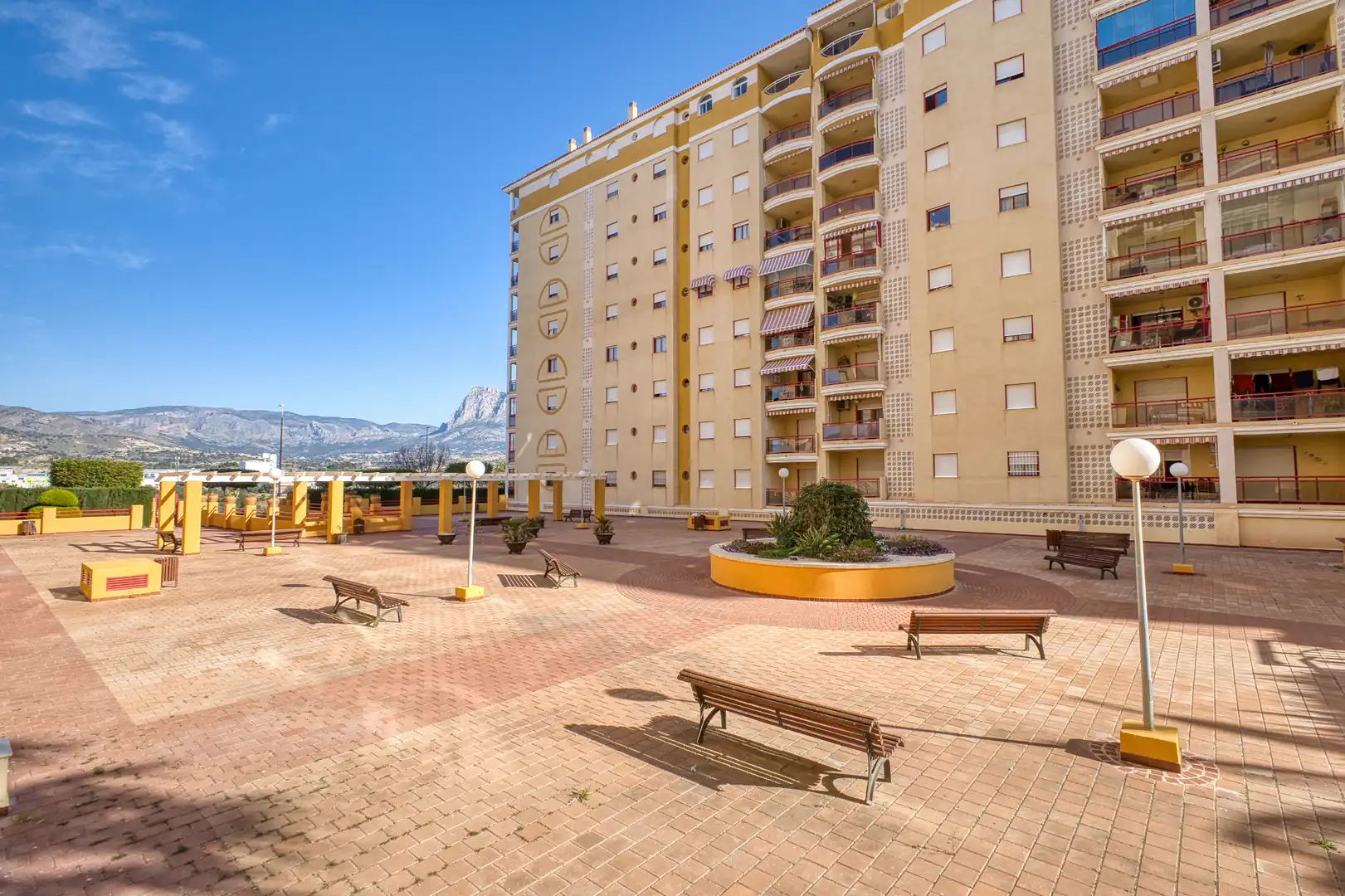 Vista exterior de Piso en venta en Villajoyosa / La Vila Joiosa con Terraza, Horno y Piscina comunitaria
